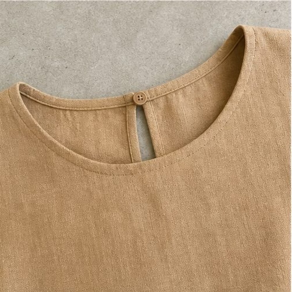 Camel Button Blouse - Picture 4 of 6